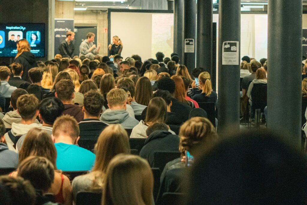 Inspiration Days 10 Impression Speakerraum